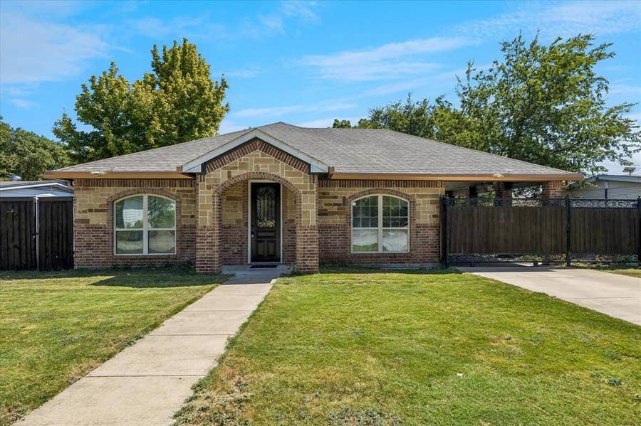 Property photo for 1533 Cairn Circle, Fort Worth, TX