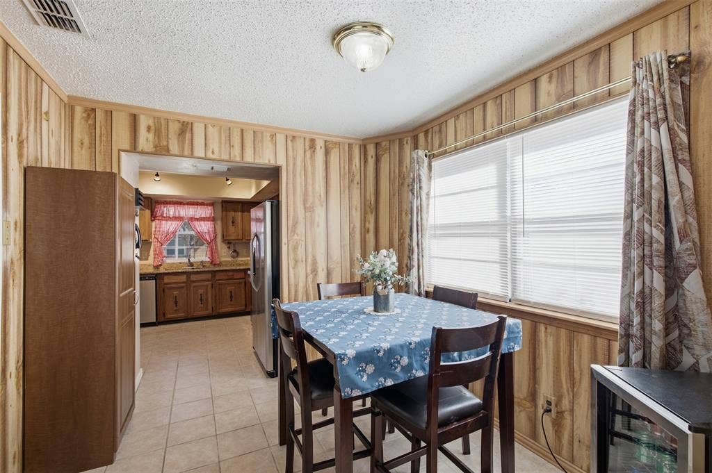1822 Caldwell Drive, Garland, TX 75041 Dining Area