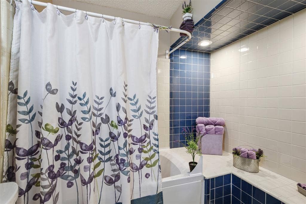 1822 Caldwell Drive, Garland, TX 75041 Bathroom