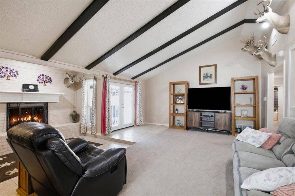 1822 Caldwell Drive, Garland, TX 75041 Living Room