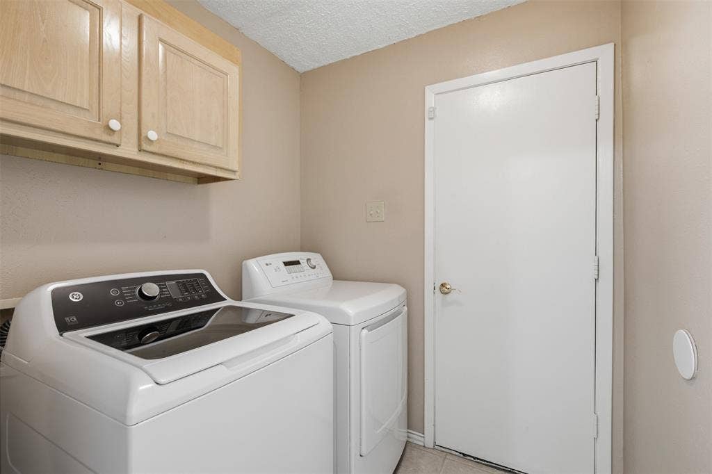 1822 Caldwell Drive, Garland, TX 75041 Laundry