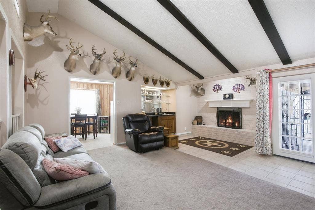 1822 Caldwell Drive, Garland, TX 75041 Vaulted Ceilings