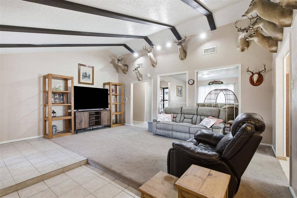 1822 Caldwell Drive, Garland, TX 75041 Living Room