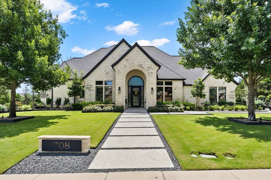 Property photo for 708 Wilford Way, Heath, TX