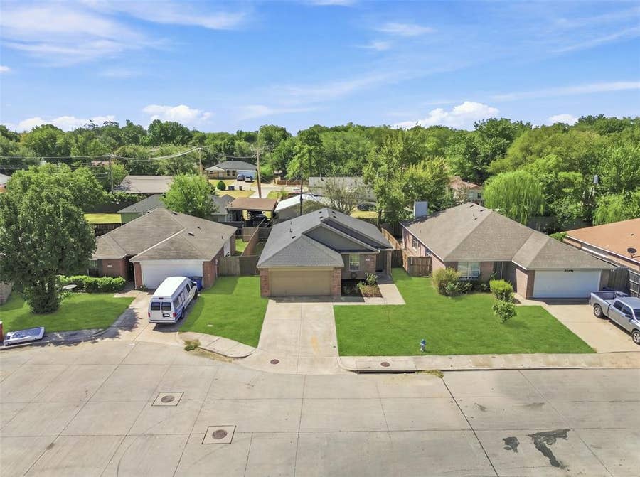 Property photo for 8570 Bearden Lane, Dallas, TX