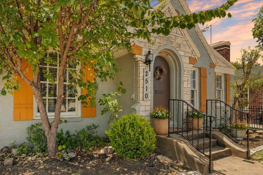 Property photo for 2510 W Jefferson Boulevard, Dallas, TX
