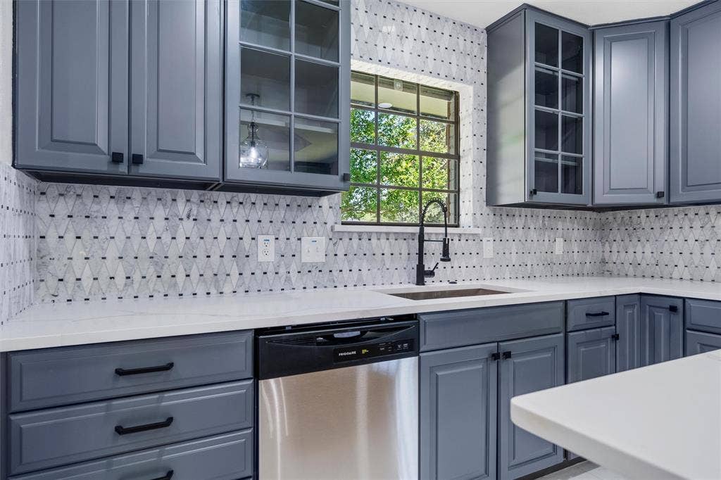 2208 Newcastle Circle, Plano, TX 75075 2208 Newcastle Circle, Plano, TX 75075