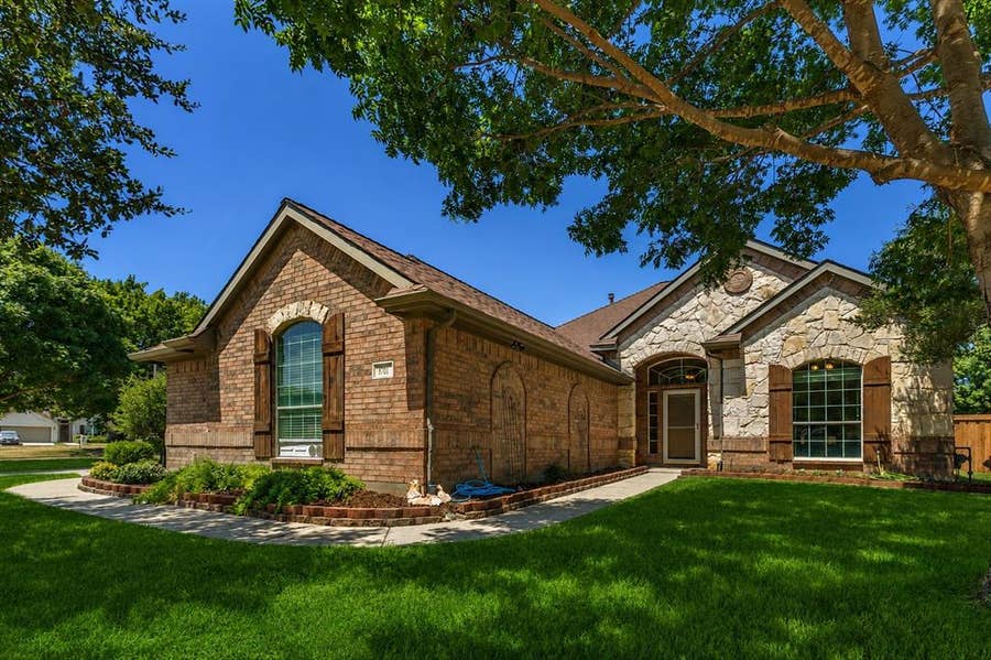 Property photo for 101 Indian Paint Drive, Justin, TX