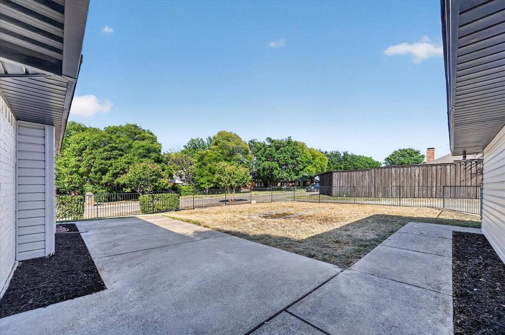 1528 Estrella Drive, Plano, TX 75074 1528 Estrella Drive, Plano, TX 75074