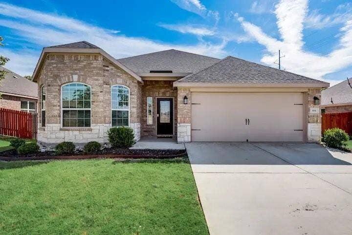 Property photo for 808 Oak Valley, Denton, TX