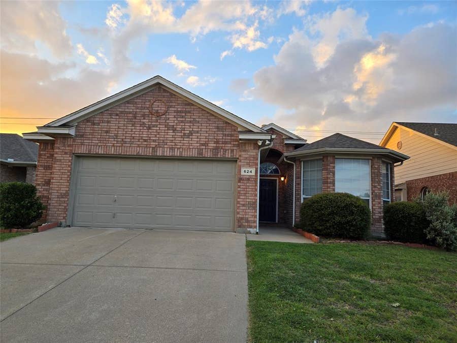 Property photo for 624 Caravan Drive, Fort Worth, TX