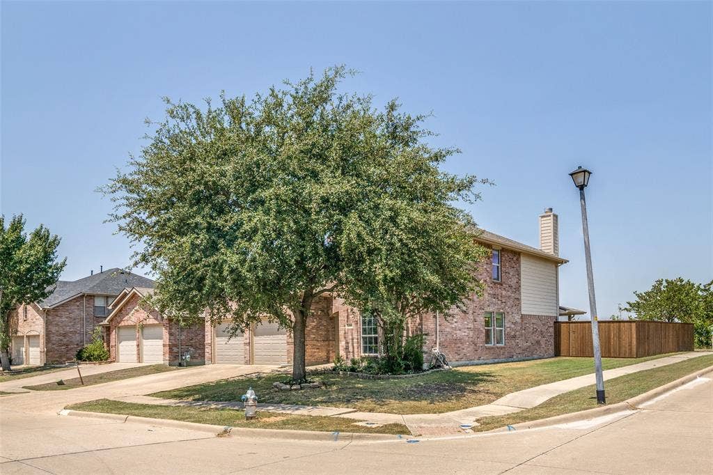 300 Highland Ridge Drive, Wylie, TX 75098 Main floor powder room