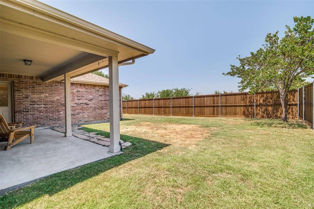 300 Highland Ridge Drive, Wylie, TX 75098 Covered patio