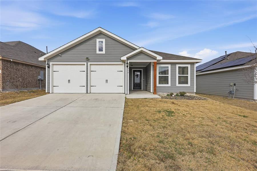 Property photo for 916 American Flyer Boulevard, Fort Worth, TX