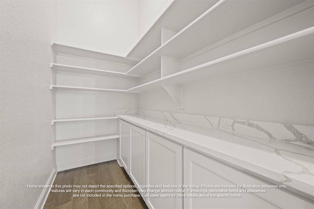 26_221 Silo- Primary Suite-7