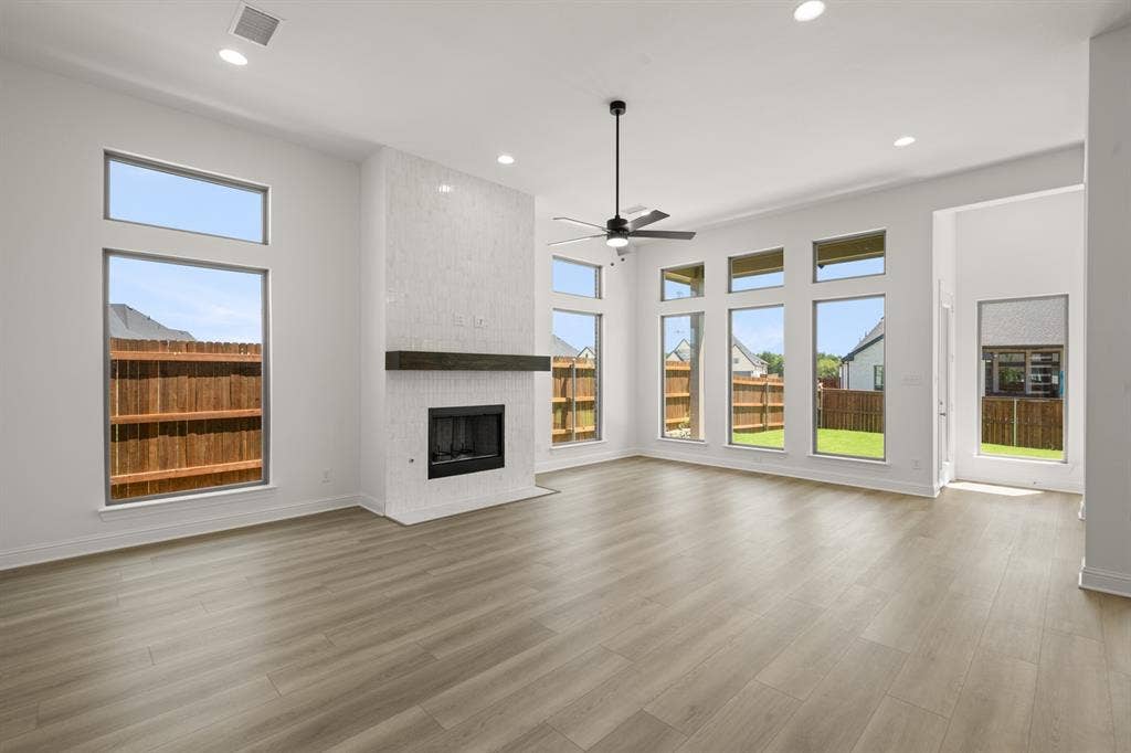 3254 Jersey- Living Room