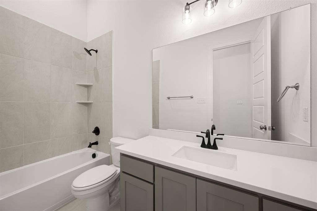 3254 Jersey- Bathroom-2