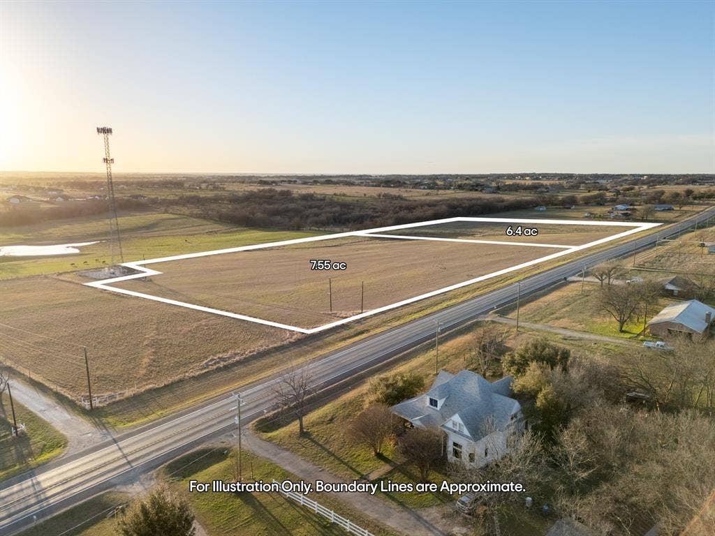 5854 Old Lorena Road, Lorena, TX 76655 Expansive acreage with clear boundary lines, featuring a long road frontage