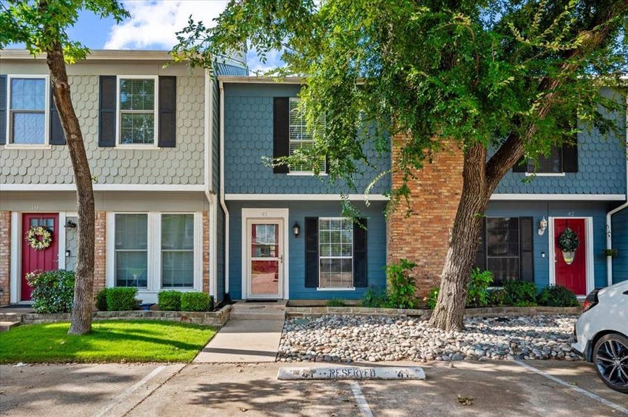 Property photo for 41 Abbey Road, Euless, TX