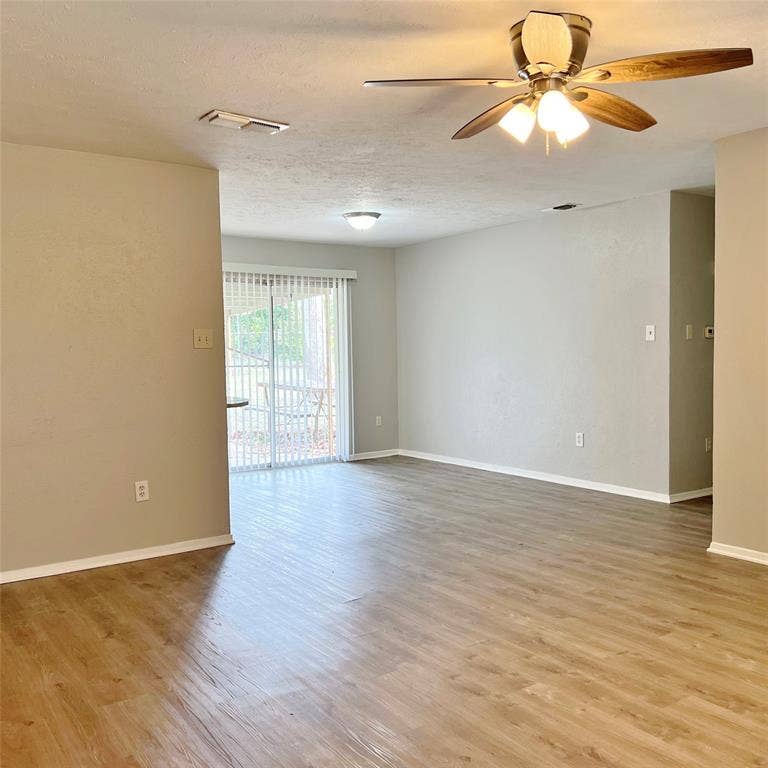 1420 Hillside Drive, Midlothian, TX 76065 1420 Hillside Drive, Midlothian, TX 76065