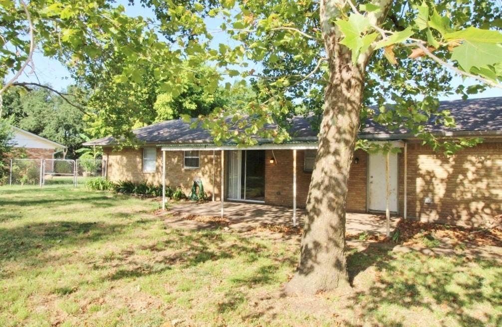 1420 Hillside Drive, Midlothian, TX 76065 1420 Hillside Drive, Midlothian, TX 76065