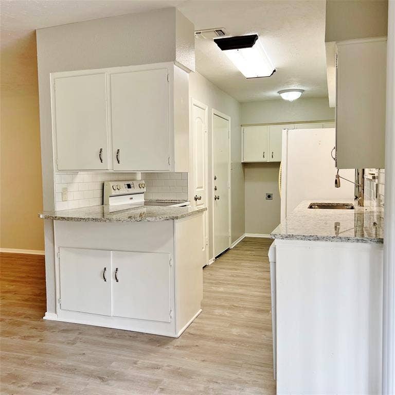1420 Hillside Drive, Midlothian, TX 76065 1420 Hillside Drive, Midlothian, TX 76065