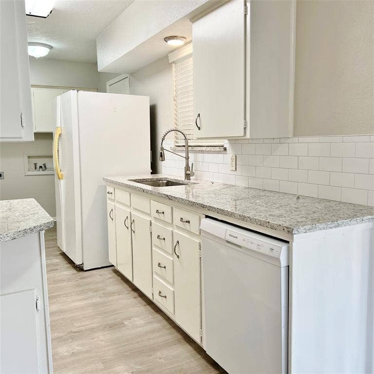 1420 Hillside Drive, Midlothian, TX 76065 1420 Hillside Drive, Midlothian, TX 76065