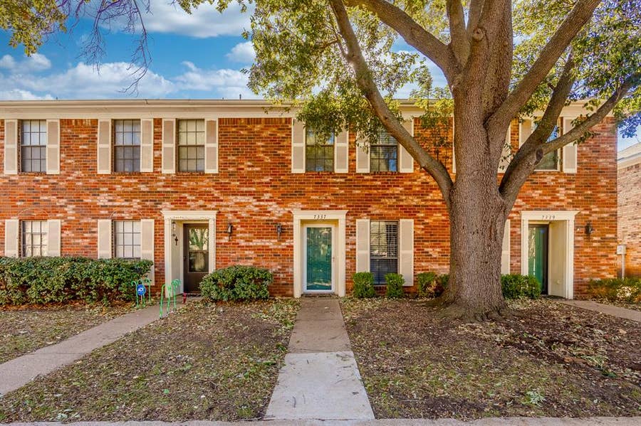Property photo for 7337 Kingswood Circle, Fort Worth, TX