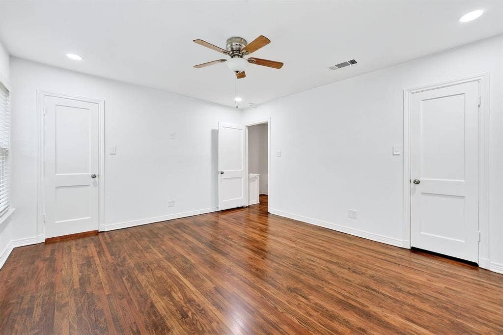 6435 Oriole Drive, #6435, Dallas, TX 75209 Primary bedroom includes two closets.