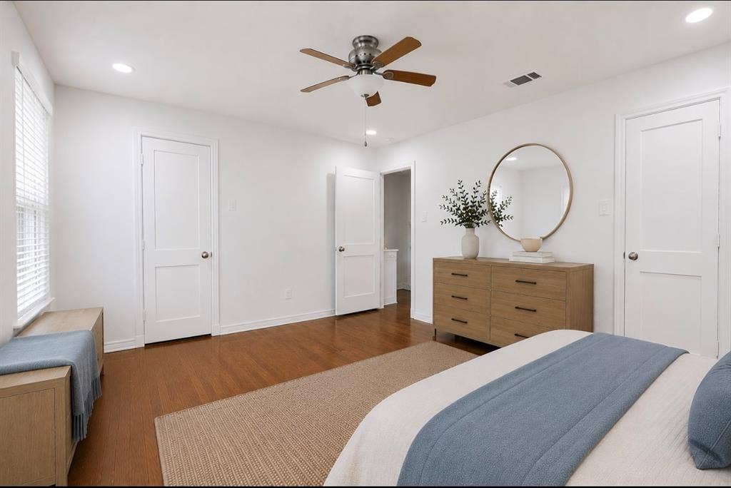 6435 Oriole Drive, #6435, Dallas, TX 75209 Virtually staged view towards the hallway.