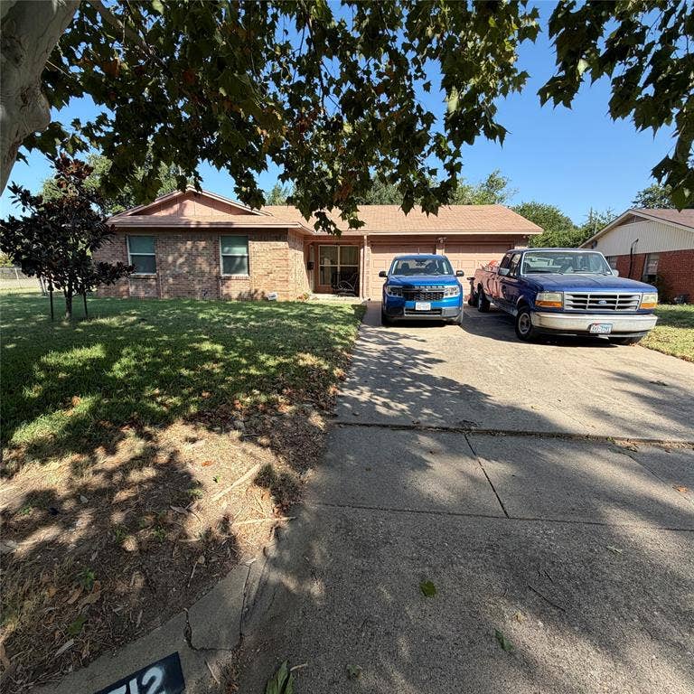 Property photo for 5712 Westhaven Drive, Fort Worth, TX