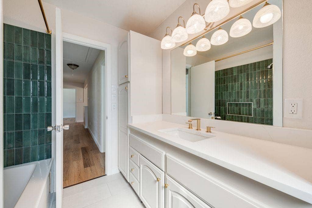2833 Linden Lea, Irving, TX 75061
