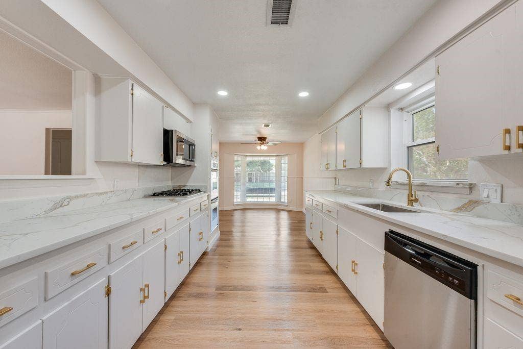 2833 Linden Lea, Irving, TX 75061