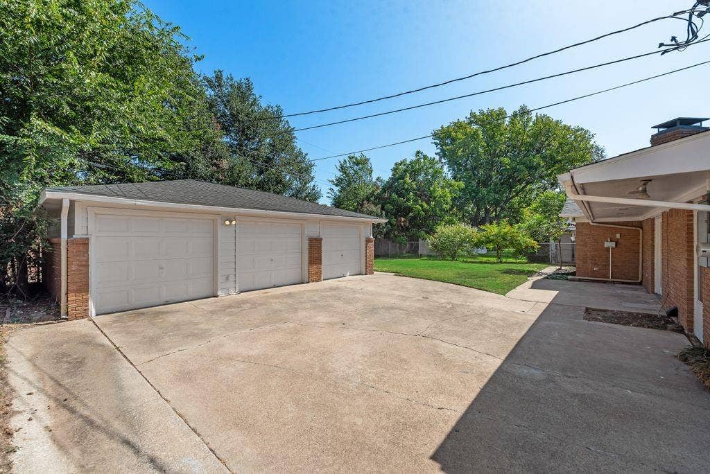 2833 Linden Lea, Irving, TX 75061