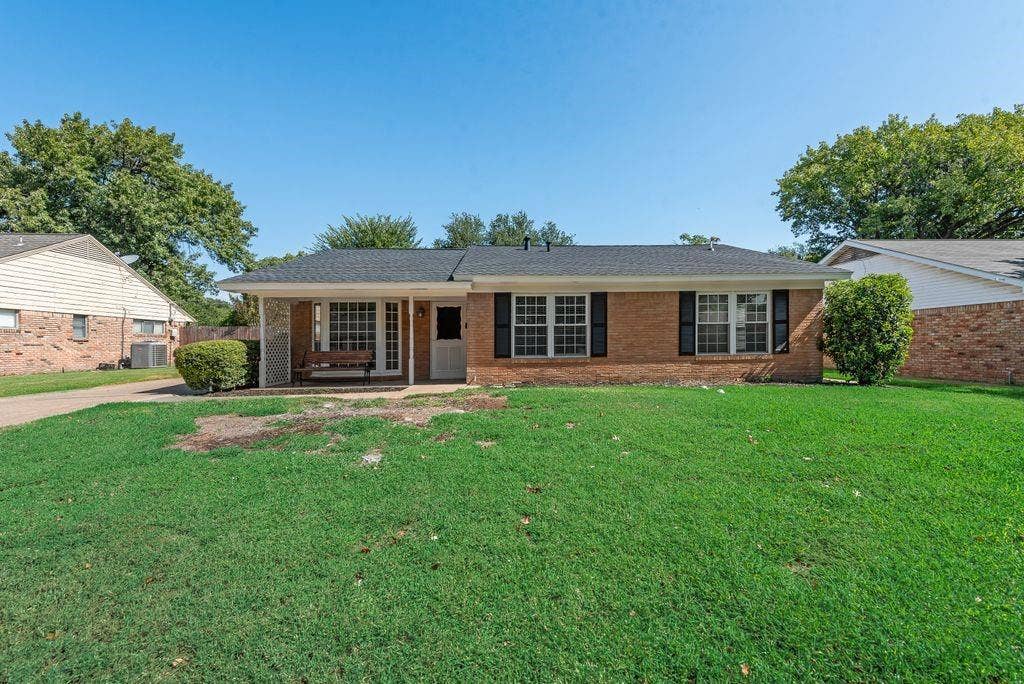 2833 Linden Lea, Irving, TX 75061