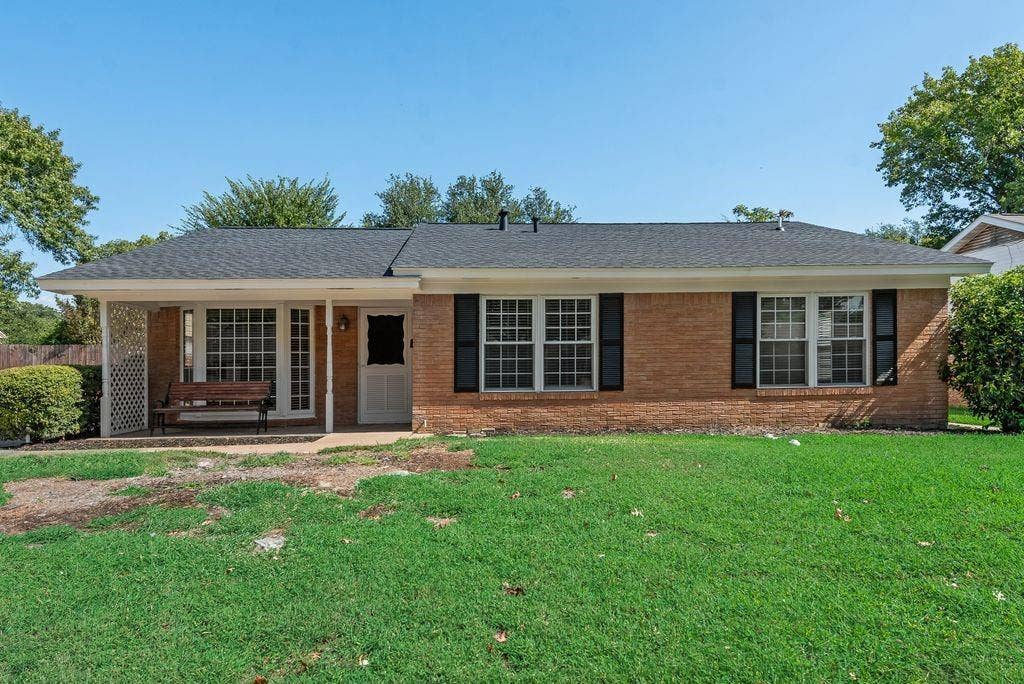 2833 Linden Lea, Irving, TX 75061