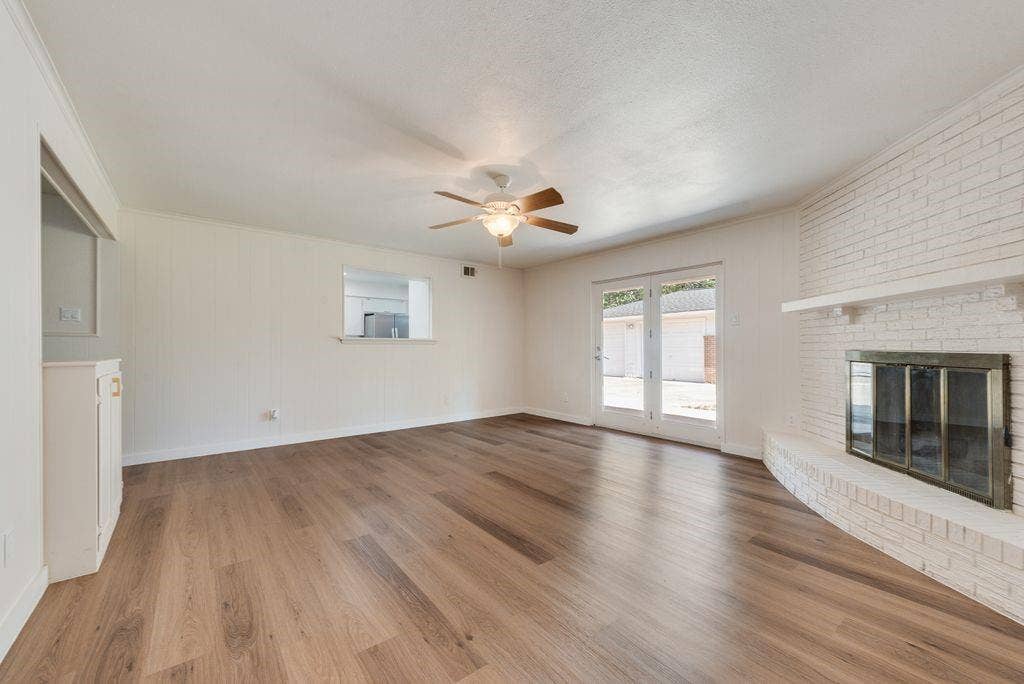 2833 Linden Lea, Irving, TX 75061