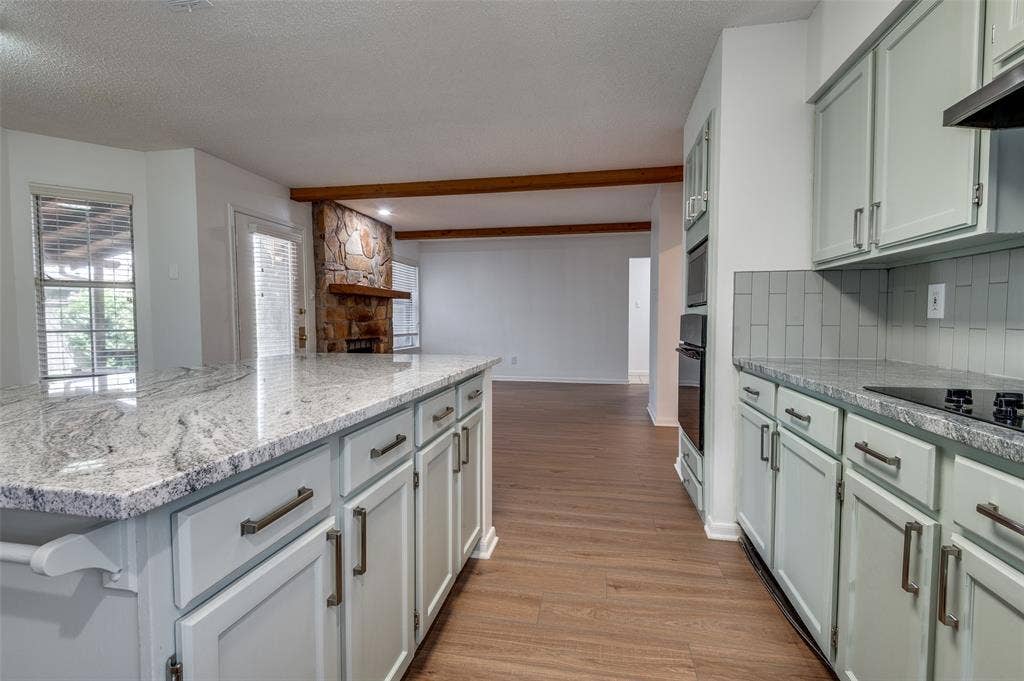 562 Mercer Street, Grand Prairie, TX 75052 562 Mercer Street, Grand Prairie, TX 75052