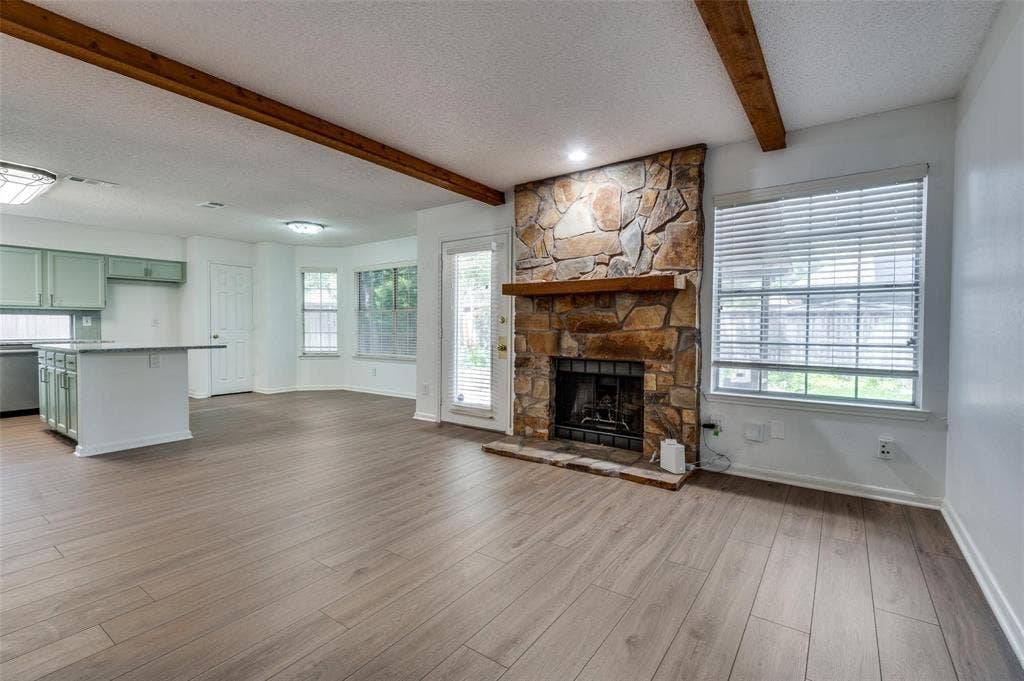 562 Mercer Street, Grand Prairie, TX 75052 562 Mercer Street, Grand Prairie, TX 75052