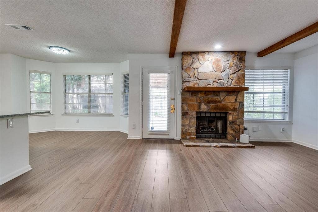 562 Mercer Street, Grand Prairie, TX 75052 562 Mercer Street, Grand Prairie, TX 75052