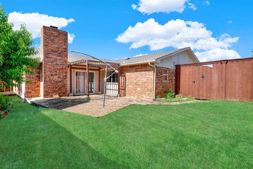 925 Lombardy Drive, Plano, TX 75023 925 Lombardy Drive, Plano, TX 75023