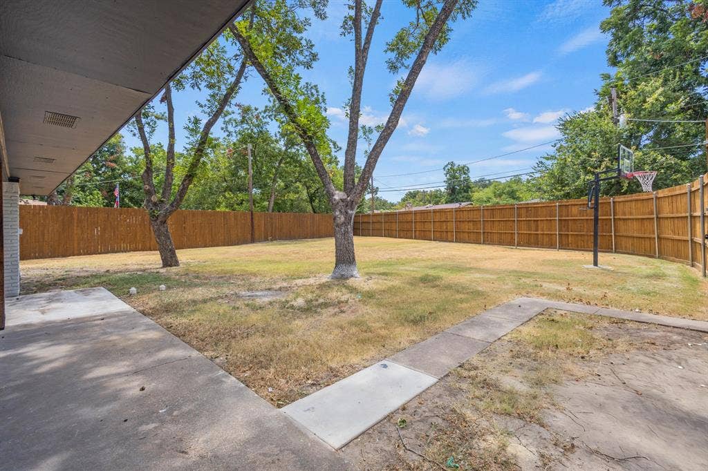 729 Surrey Circle, Grand Prairie, TX 75050 729 Surrey Circle, Grand Prairie, TX 75050