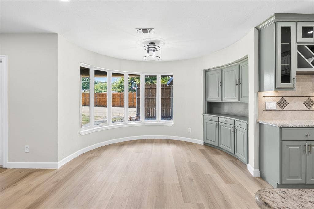 729 Surrey Circle, Grand Prairie, TX 75050 729 Surrey Circle, Grand Prairie, TX 75050