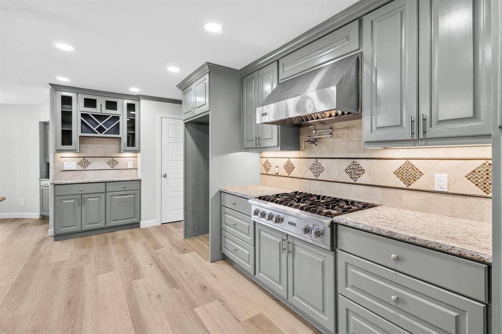 729 Surrey Circle, Grand Prairie, TX 75050 729 Surrey Circle, Grand Prairie, TX 75050