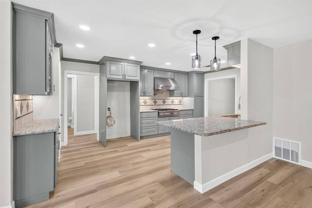 729 Surrey Circle, Grand Prairie, TX 75050 729 Surrey Circle, Grand Prairie, TX 75050