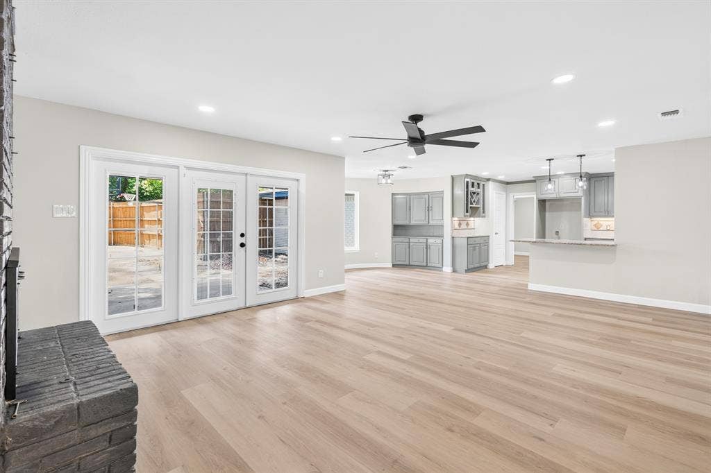 729 Surrey Circle, Grand Prairie, TX 75050 729 Surrey Circle, Grand Prairie, TX 75050