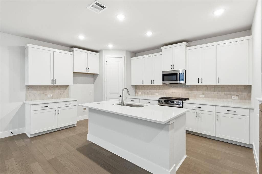 7281 Confetti Lane, Frisco, TX 75033 7281 Confetti Lane, Frisco, TX 75033