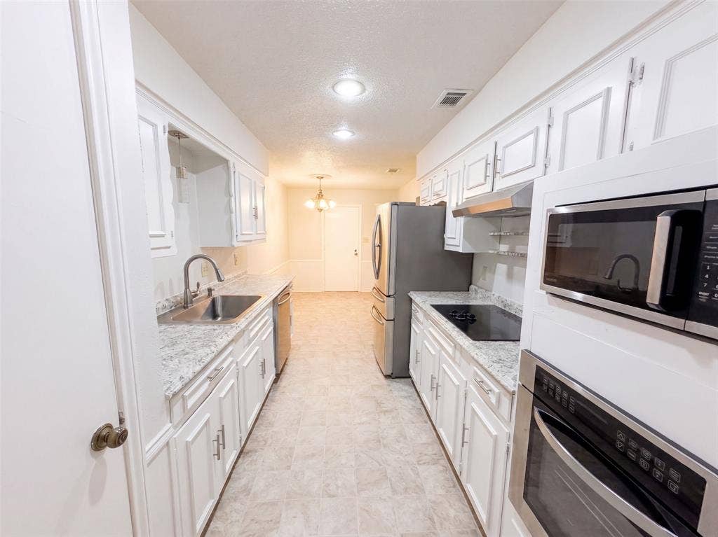 4824 Berridge Lane, Dallas, TX 75227 Staged Photo
