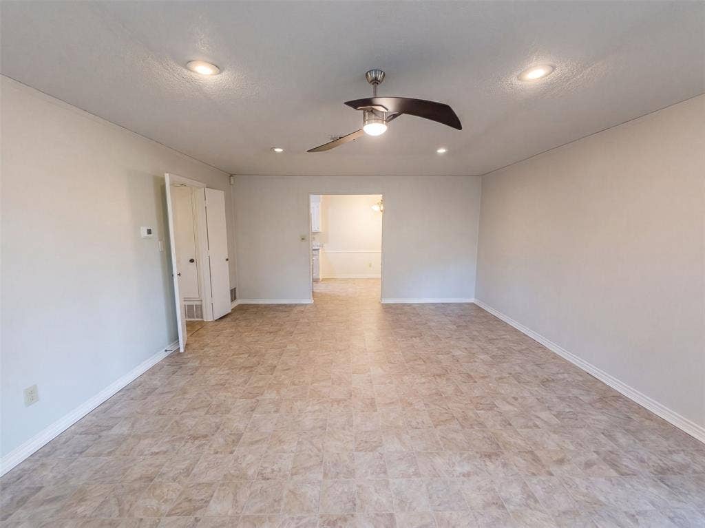 4824 Berridge Lane, Dallas, TX 75227 4824 Berridge Lane, Dallas, TX 75227