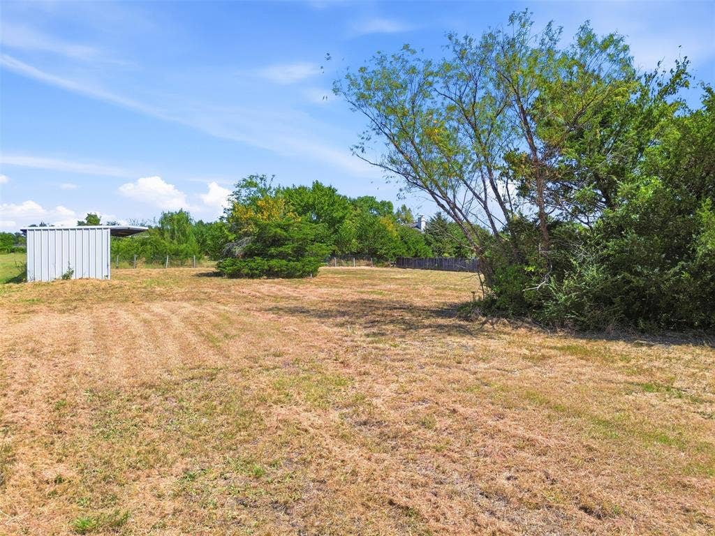 5642 County Road 597, Farmersville, TX 75442 Pasture for the horse is fenced and allows them to roam.